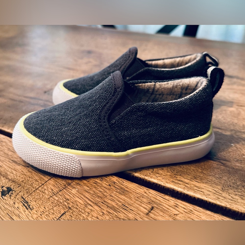 EUC Toddler Cat & Jack Slip On Shoes Color Navy/ Lime Green Size 5.